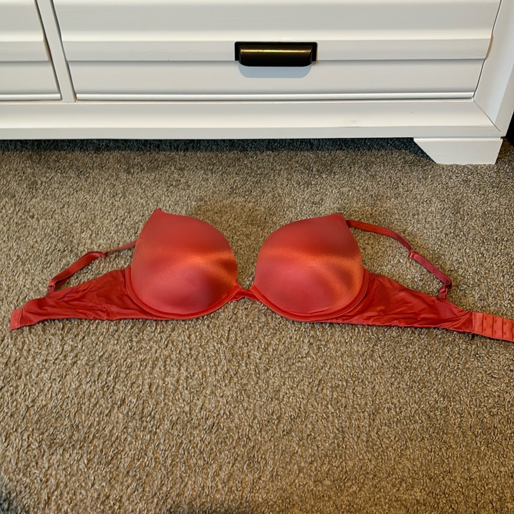 ‘Very Sexy’ Victoria secret salmon 34DD Bra
